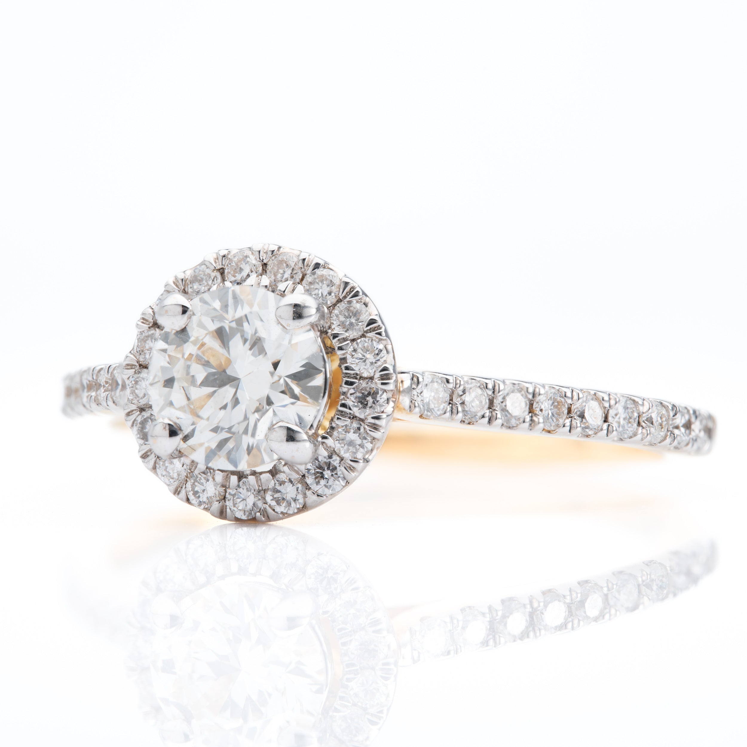 18ct Yellow & White gold Round Brilliant cut 0.50ct Diamond halo Cluster ring