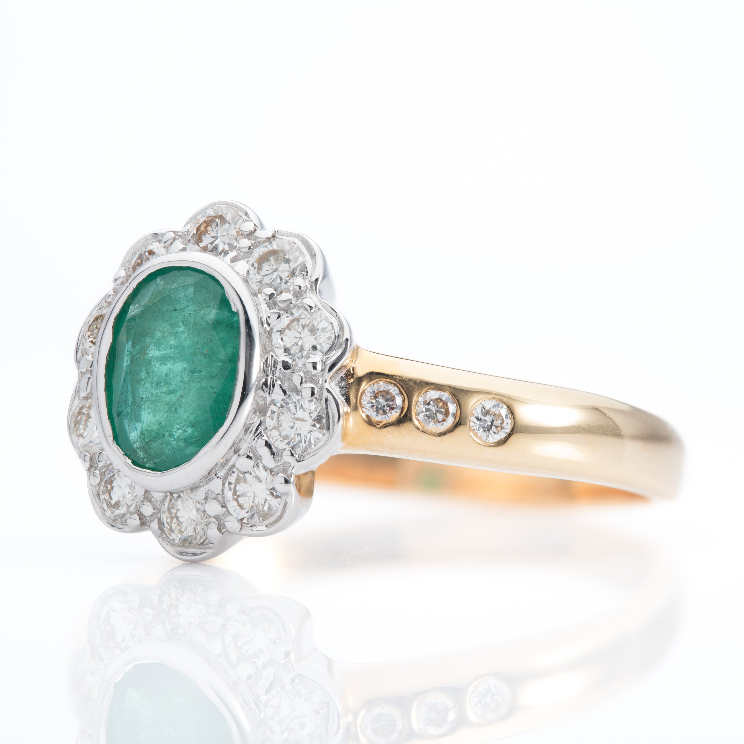 18ct Gold Oval Cut Emerald & Diamond Cluster Ring