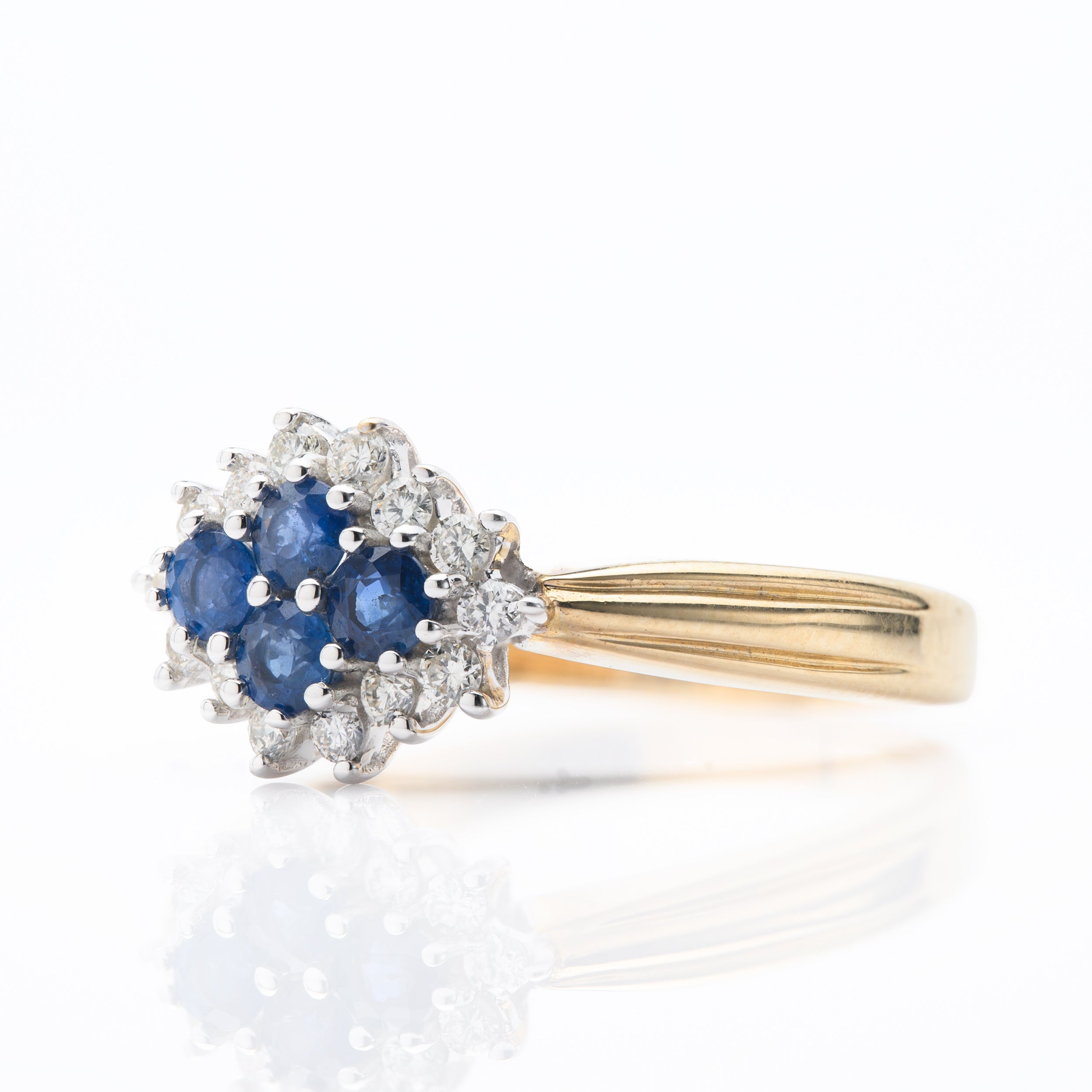 9ct Gold Round Cut Sapphire & Round Brilliant Cut Diamond Cluster Ring