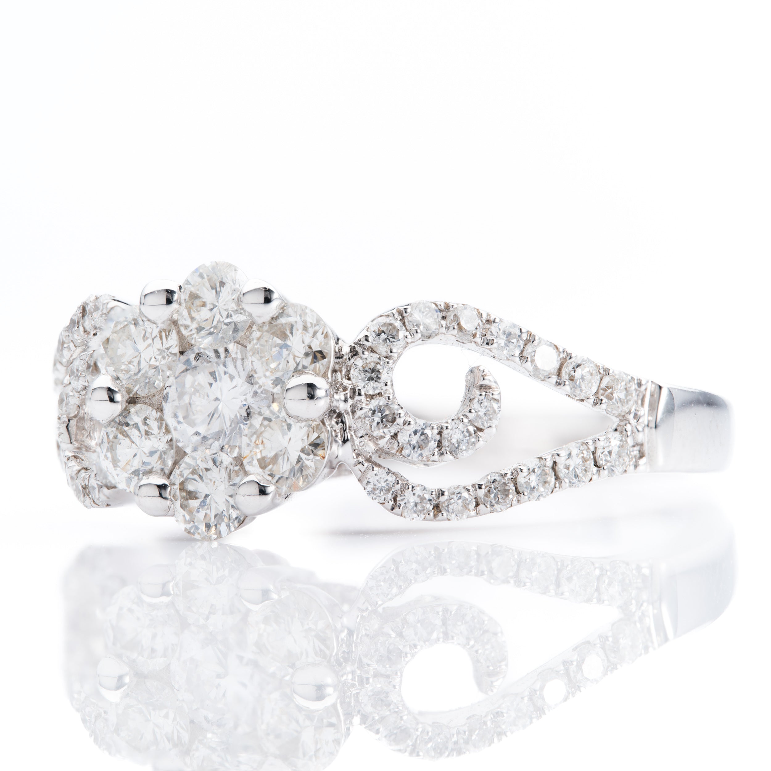 18ct White Gold Diamond Cluster Ring