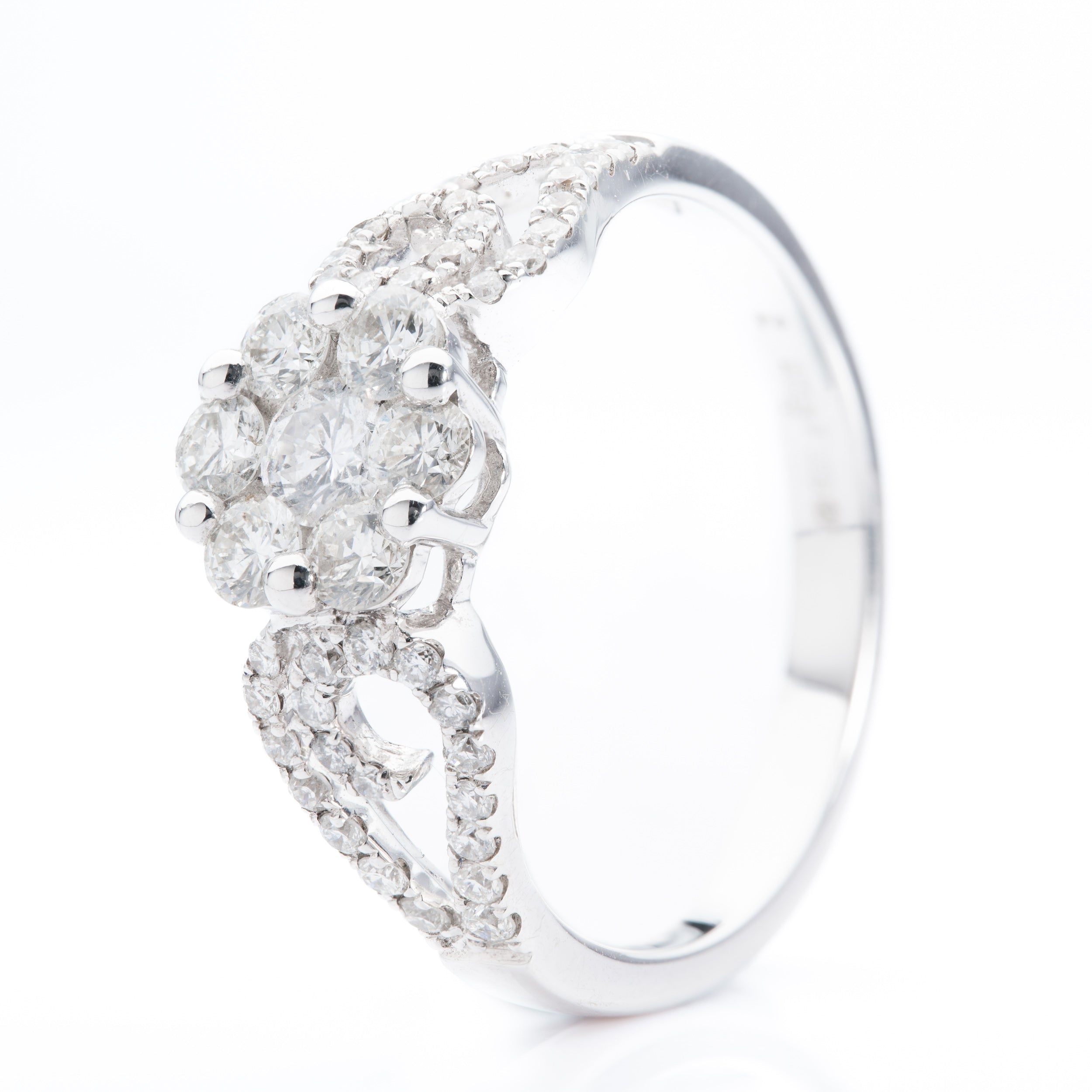 18ct White Gold Diamond Cluster Ring