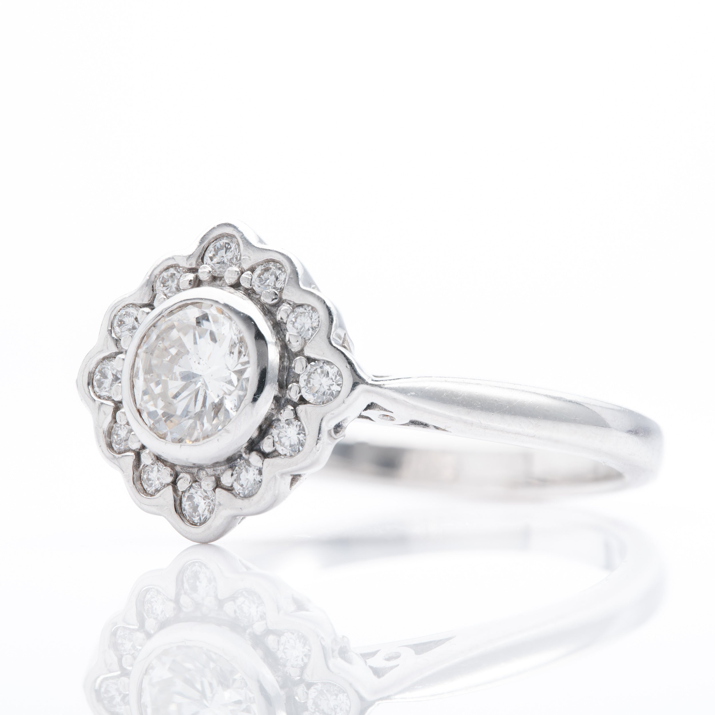 18ct White Gold Diamond Cluster Ring