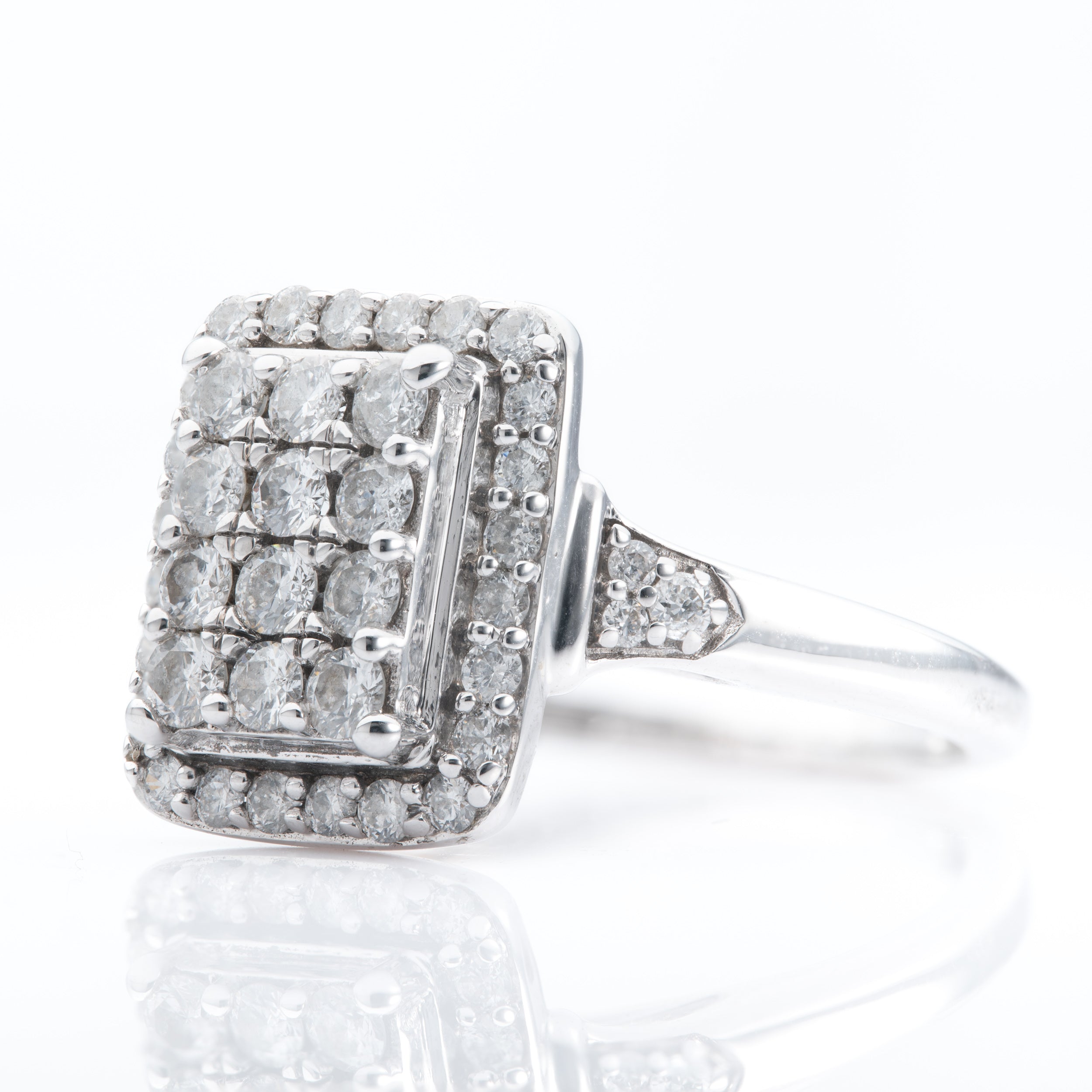 9ct White Gold multi Round Brilliant Cut Diamond Cluster Pre-Owned Ring