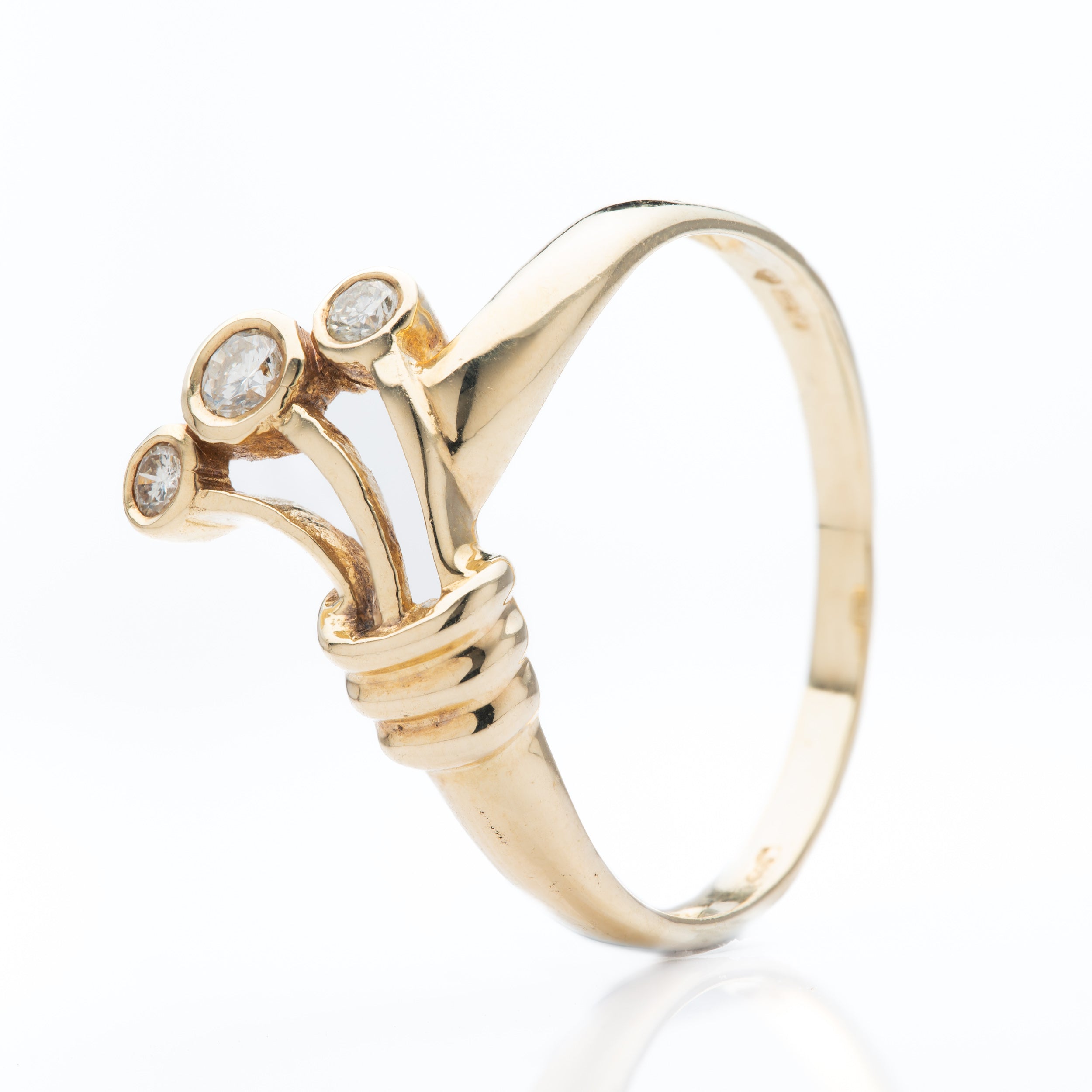 9ct Yellow Gold Crossover Diamond Spray Ring
