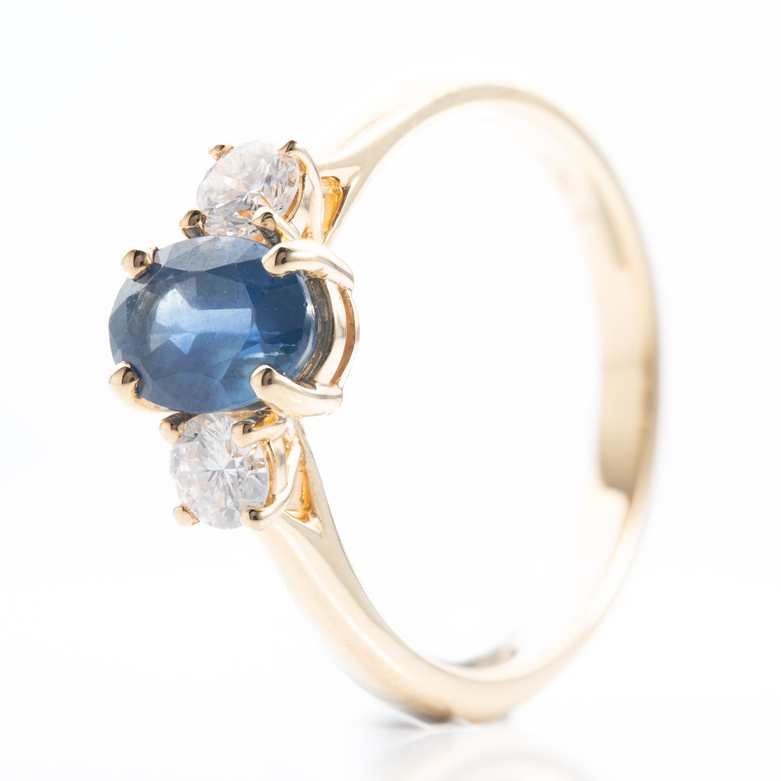 18ct Yellow Gold Oval Cut Sapphire & Brilliant Cut Diamond Trilogy Ring