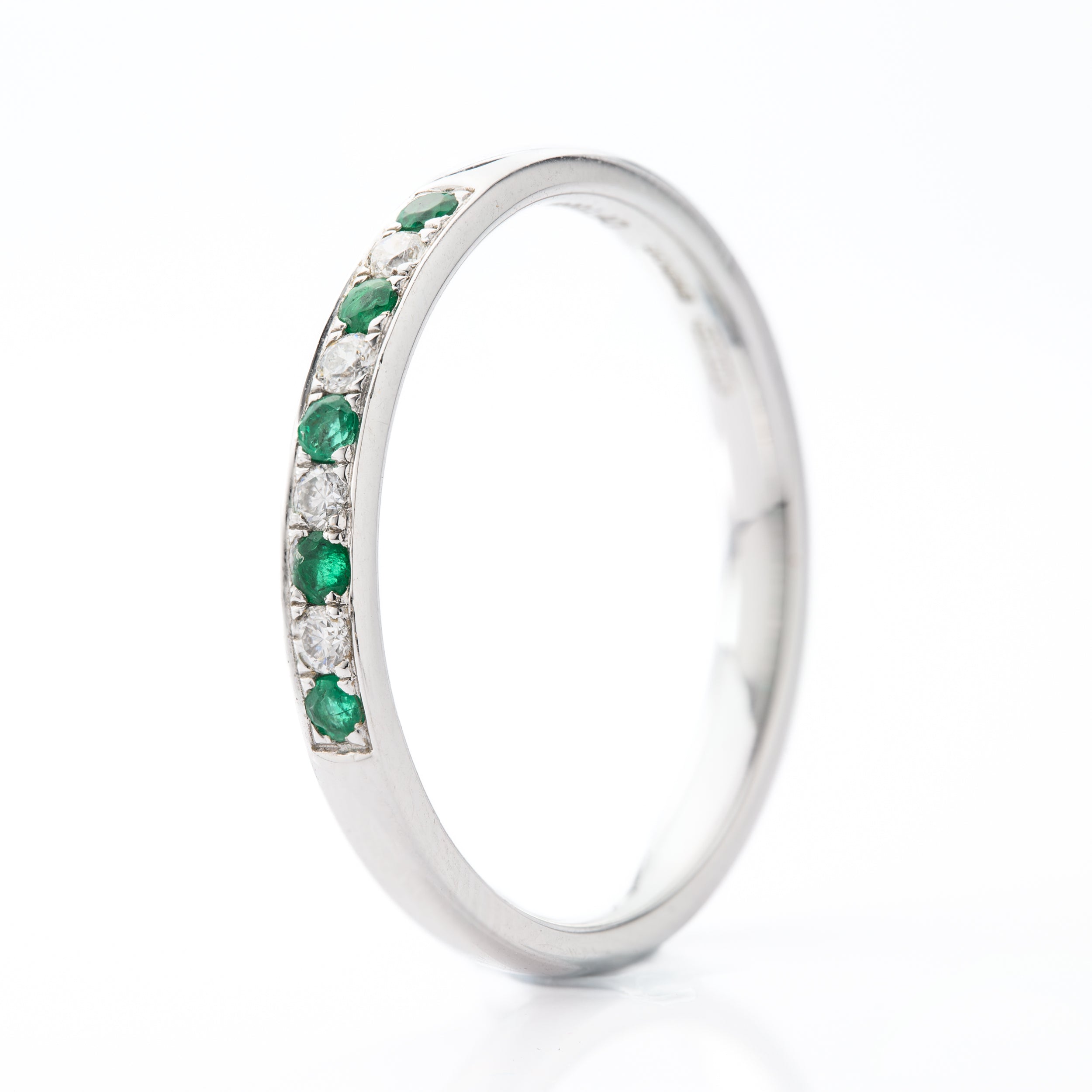 18ct White Gold Round Cut Emerald & Round Brilliant Cut Diamond 9-Stone Half Eternity Ring