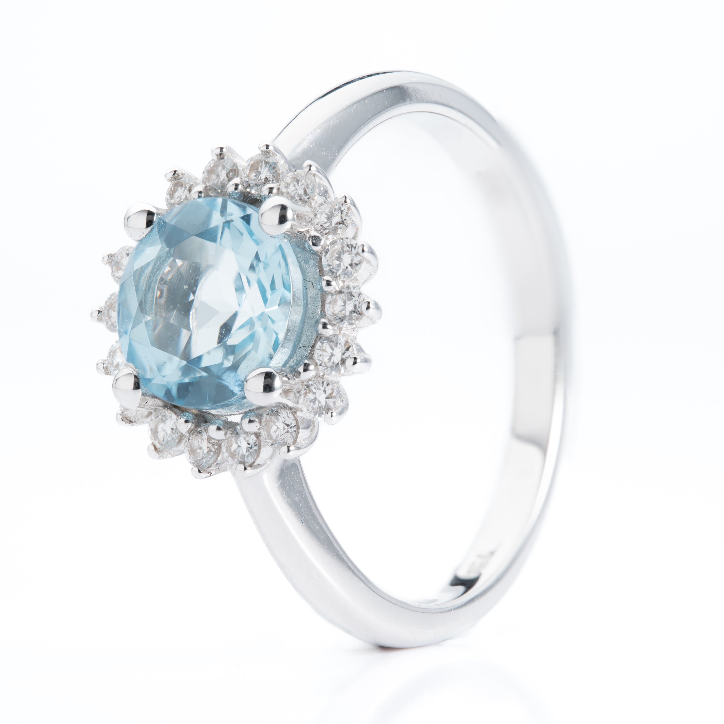 18ct White Gold Aquamarine and Diamond Starburst Cluster Ring