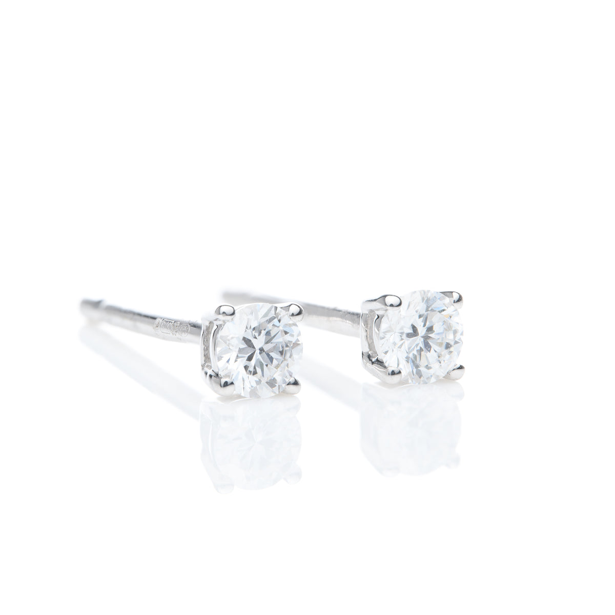 9ct White Gold Claw Set Lab Grown Diamond Stud Earrings (0.15ct)
