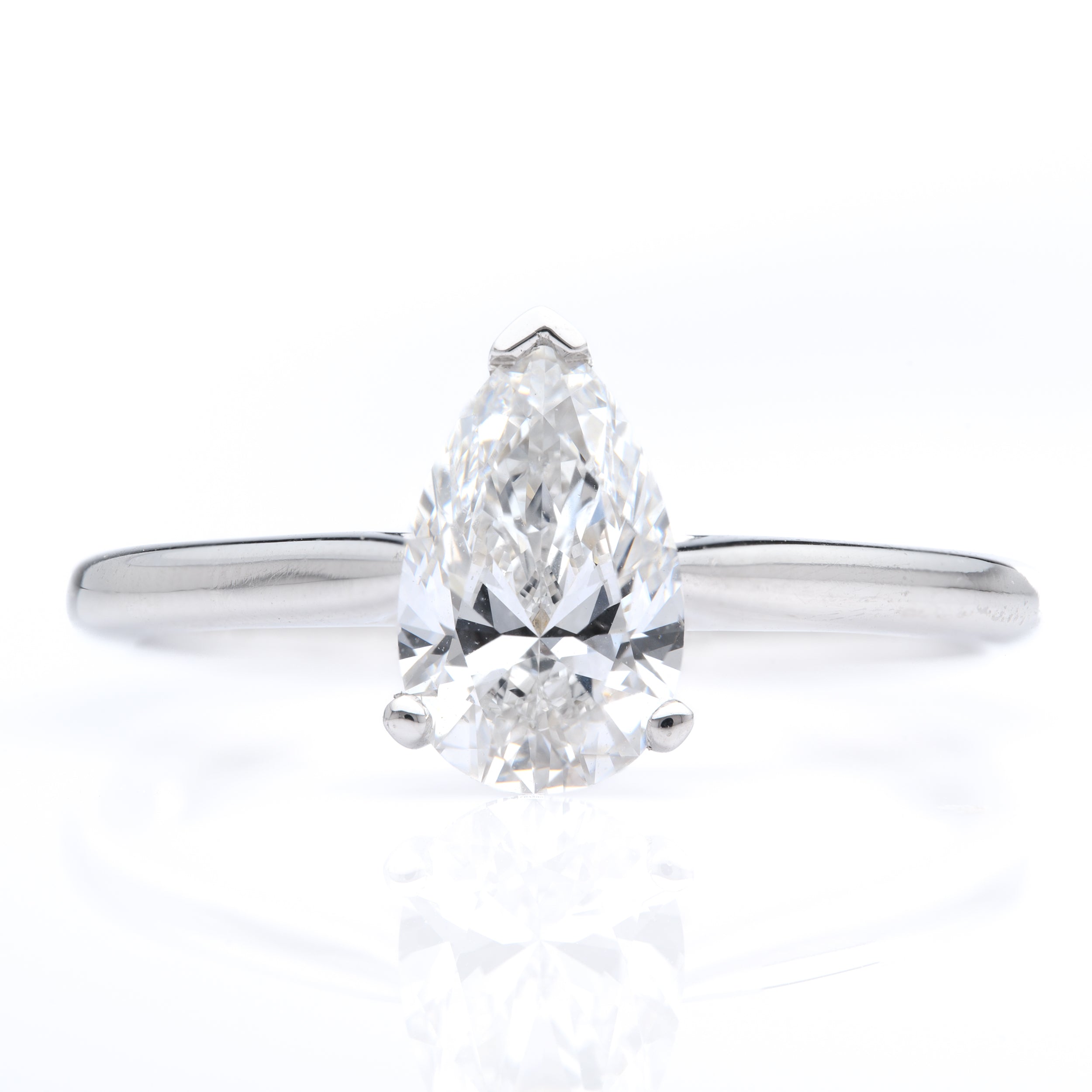 18ct White Gold Pear Cut Lab Grown Diamond Solitaire Ring