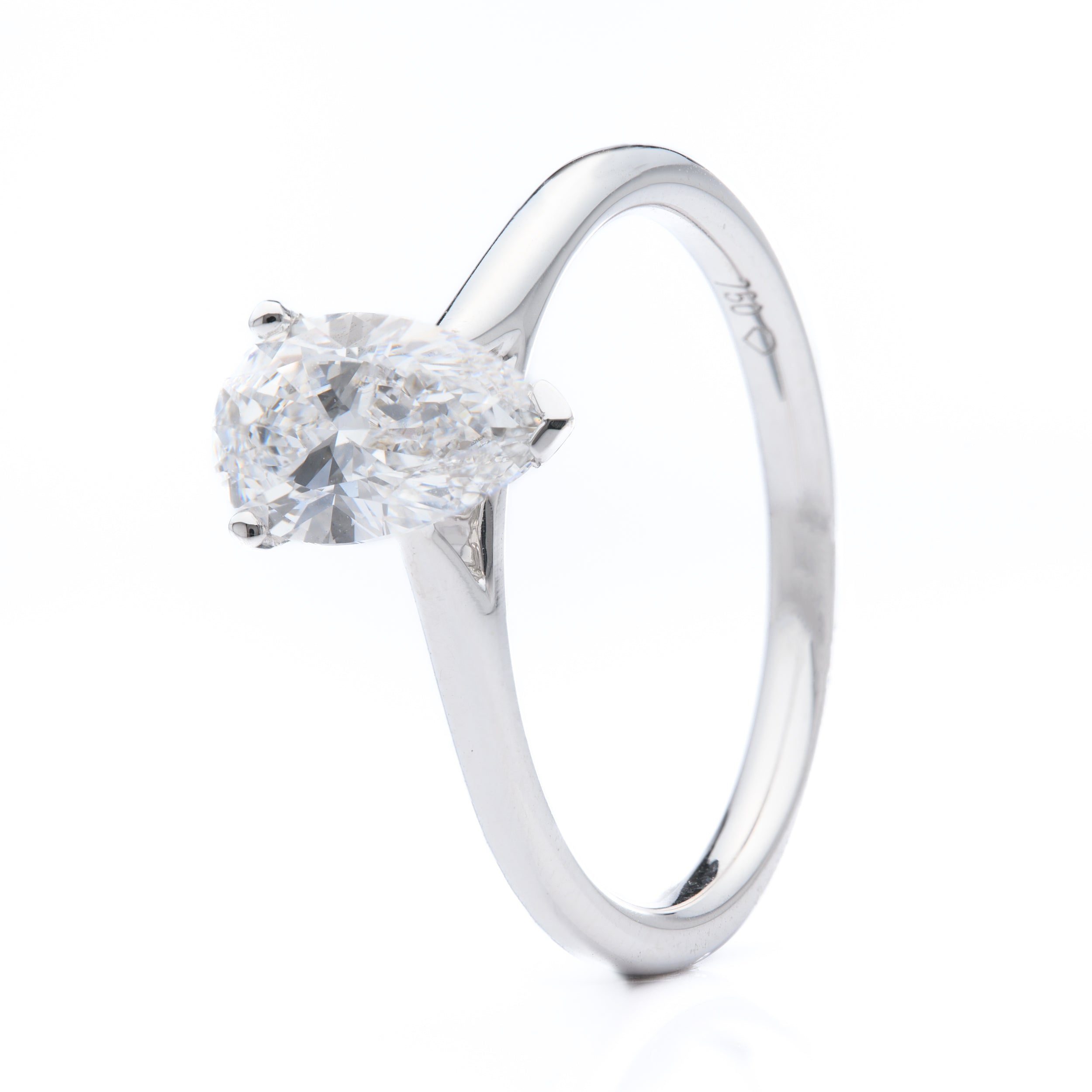 18ct White Gold Pear Cut Lab Grown Diamond Solitaire Ring