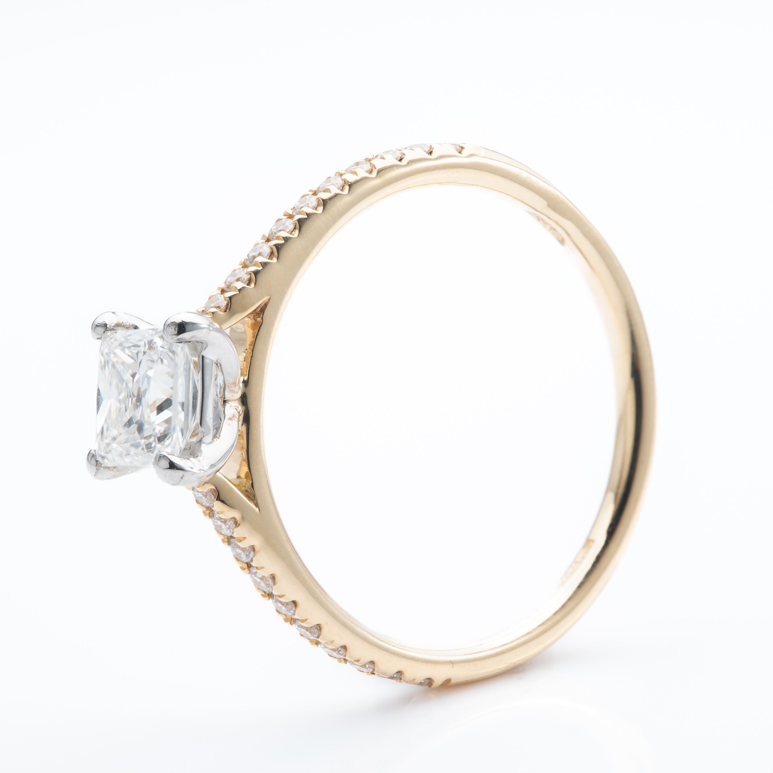 18ct Yellow Gold & Platinum GIA Certified Princess Cut and Brilliant Cut Diamond Ring