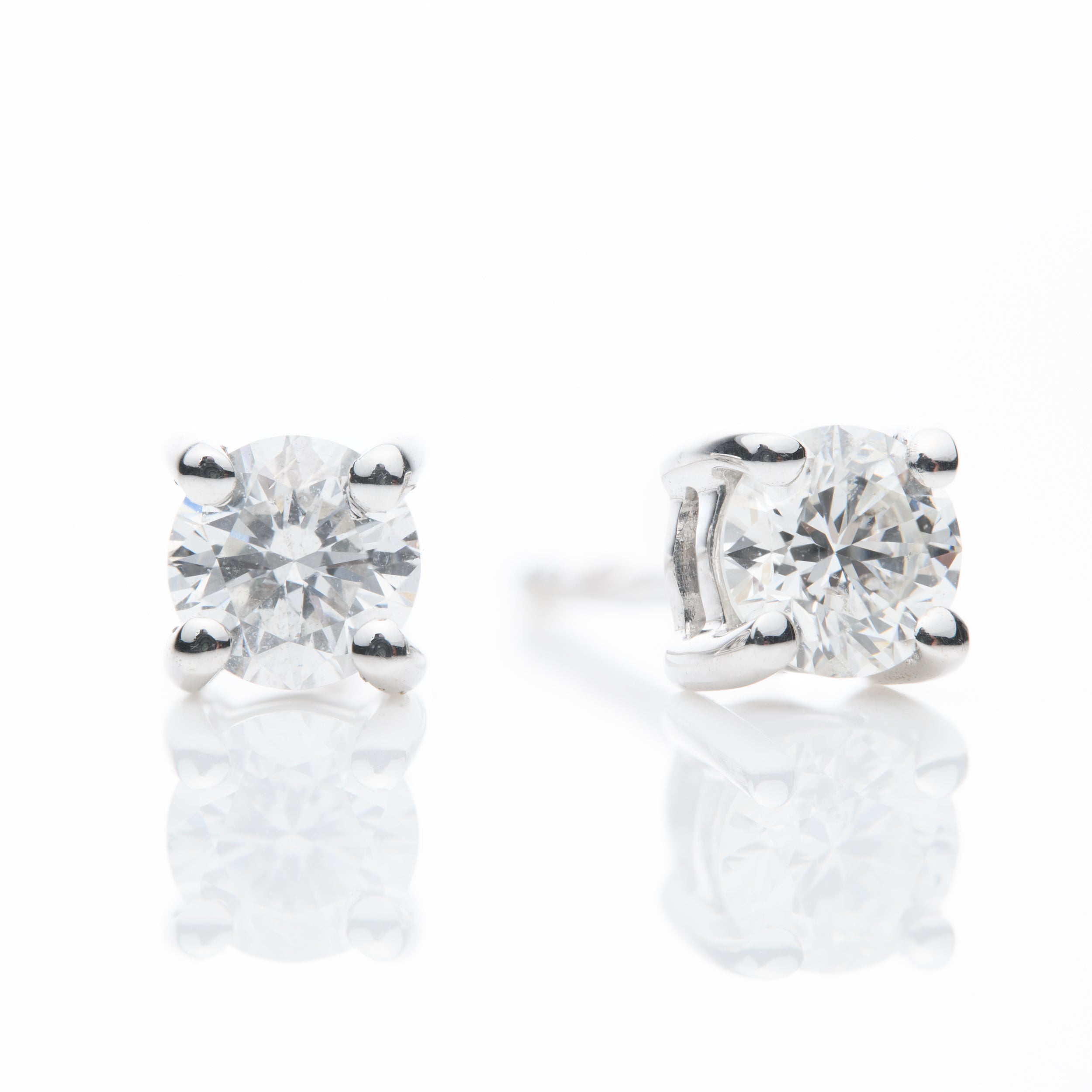 18ct White Gold Brilliant Cut Diamond Stud Earrings (0.33ct)