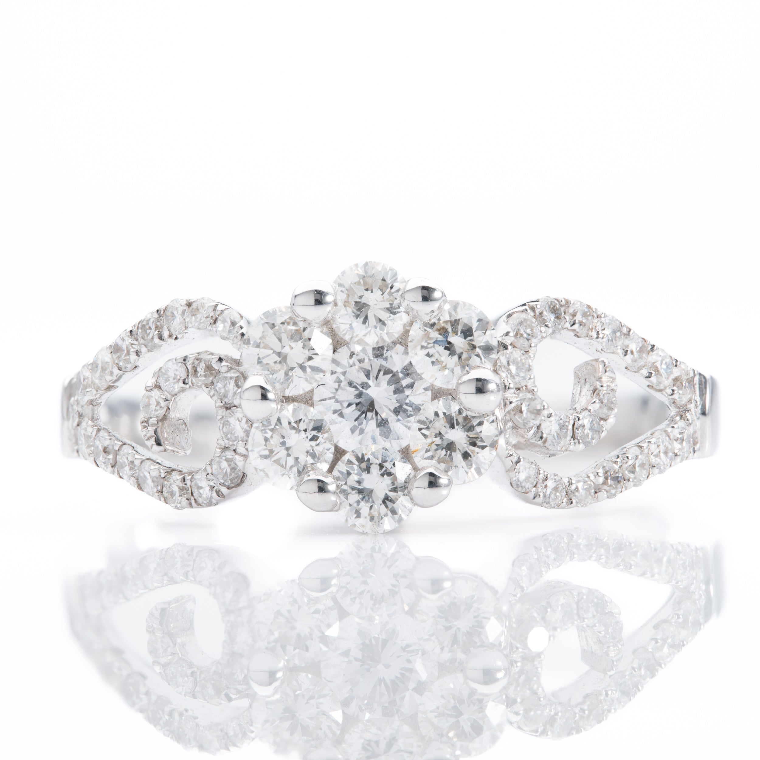 18ct White Gold Diamond Cluster Ring