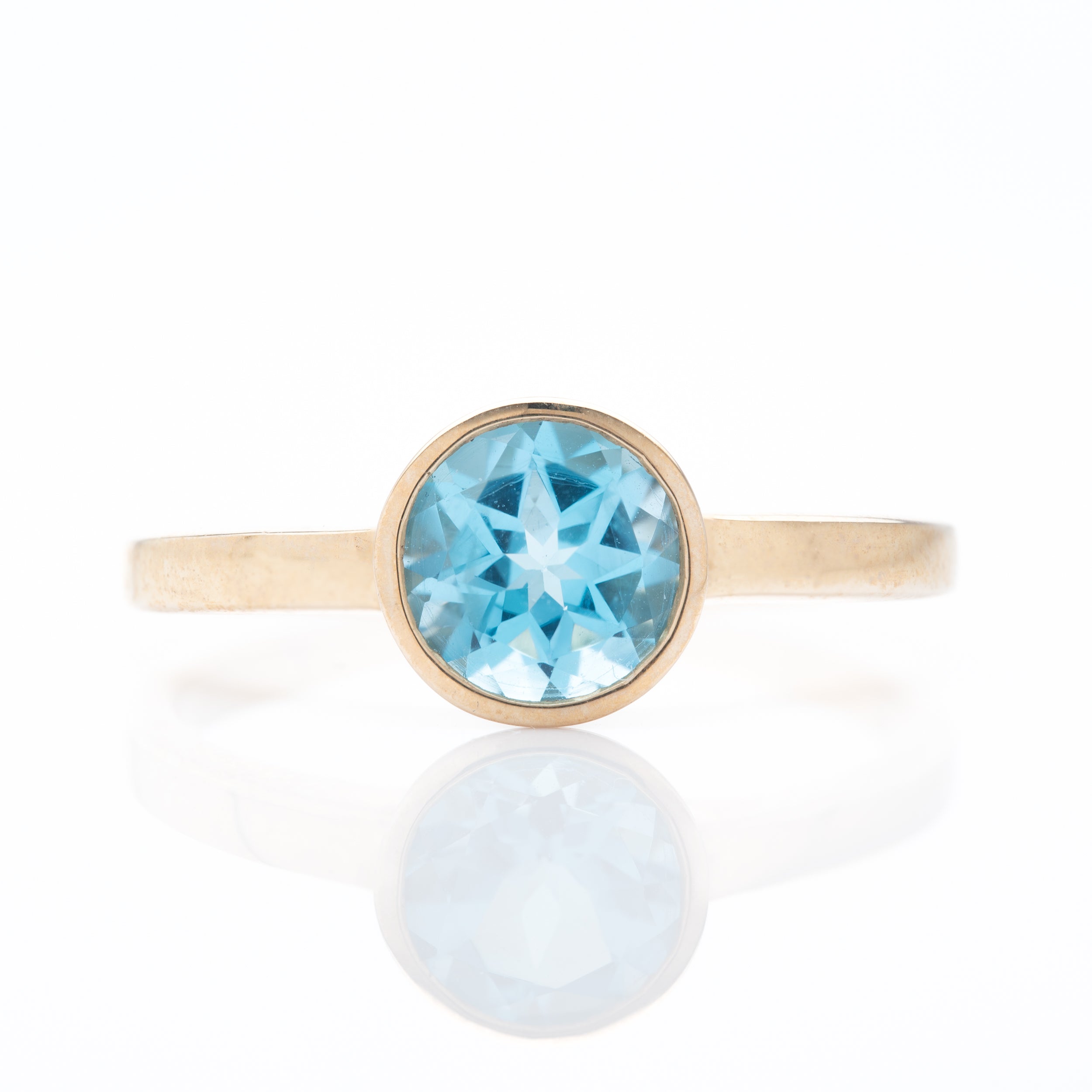 9ct Yellow Gold Round Cut Blue Topaz Ring