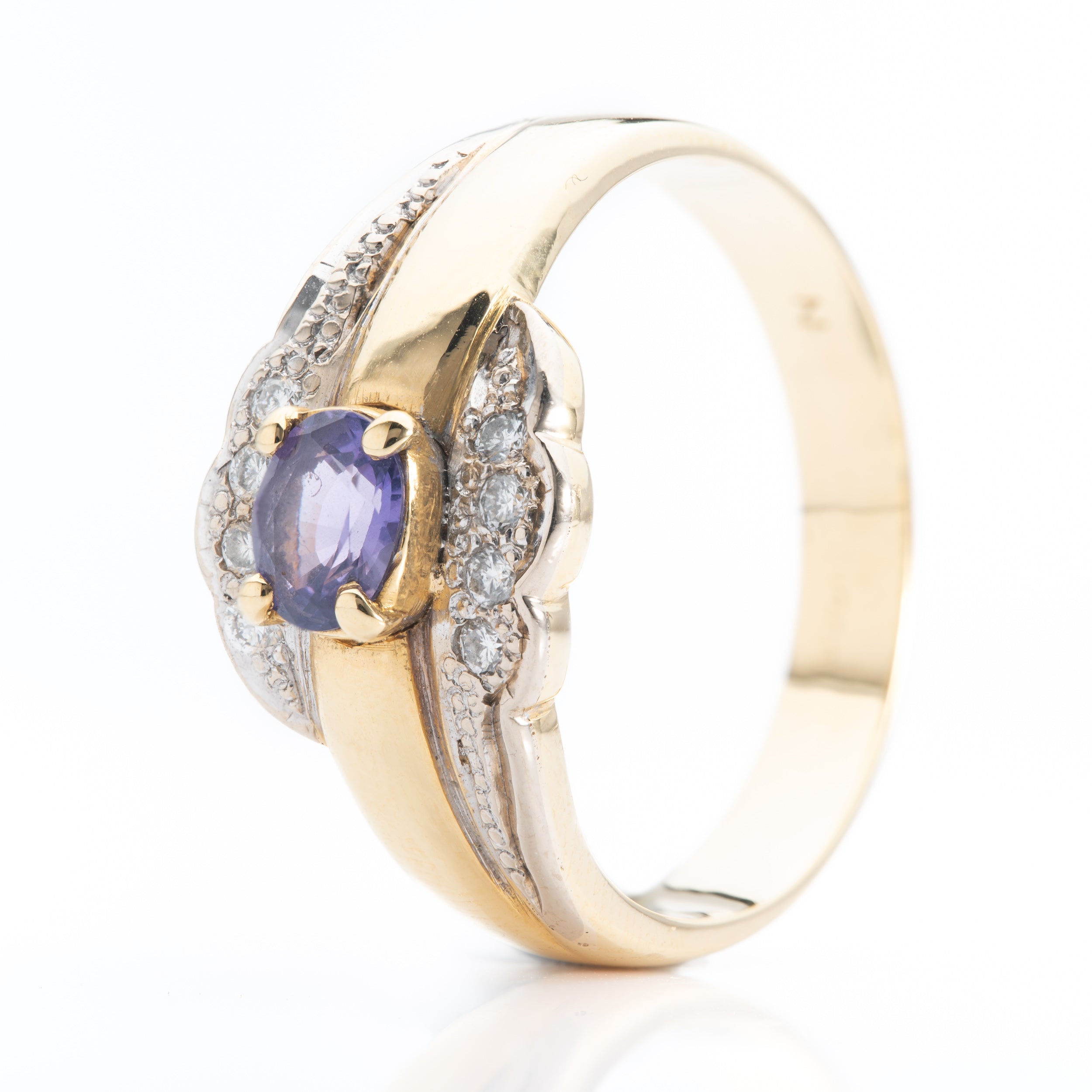 18ct Gold Amethyst & Diamond Ring