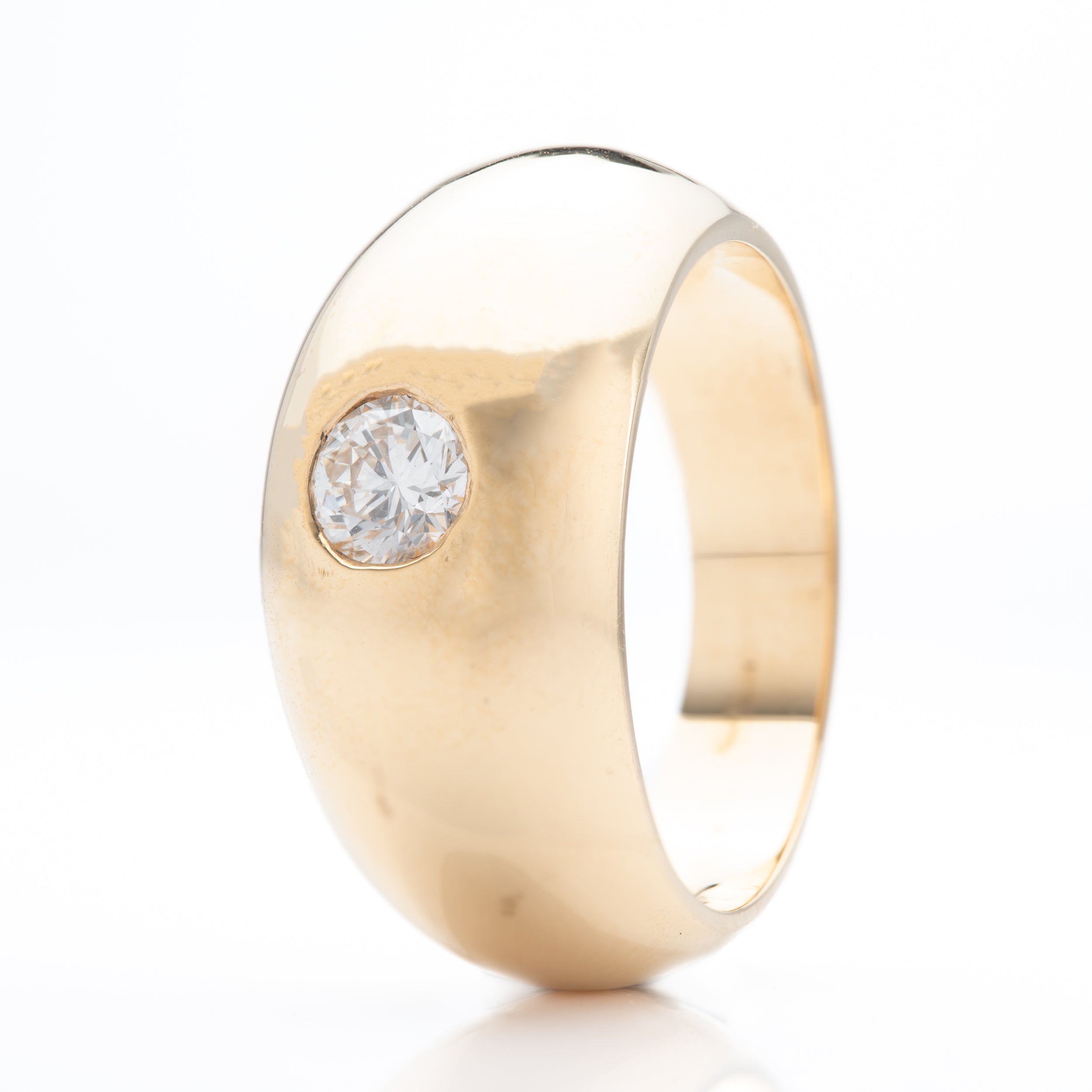 18ct Yellow Gold Round Brilliant Cut Diamond Solitaire Band