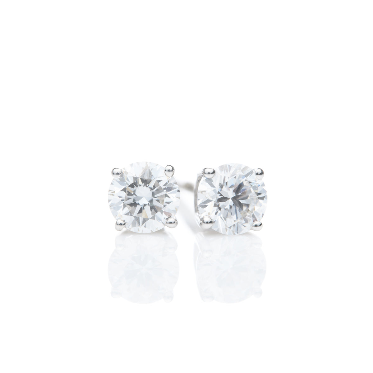 9ct White Gold Claw Set Lab Grown Diamond Stud Earrings (0.20ct)