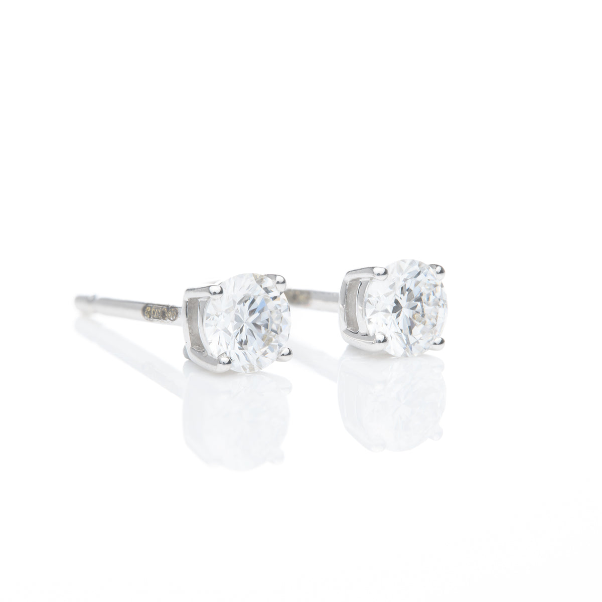 9ct White Gold Claw Set Lab Grown Diamond Stud Earrings (0.20ct)
