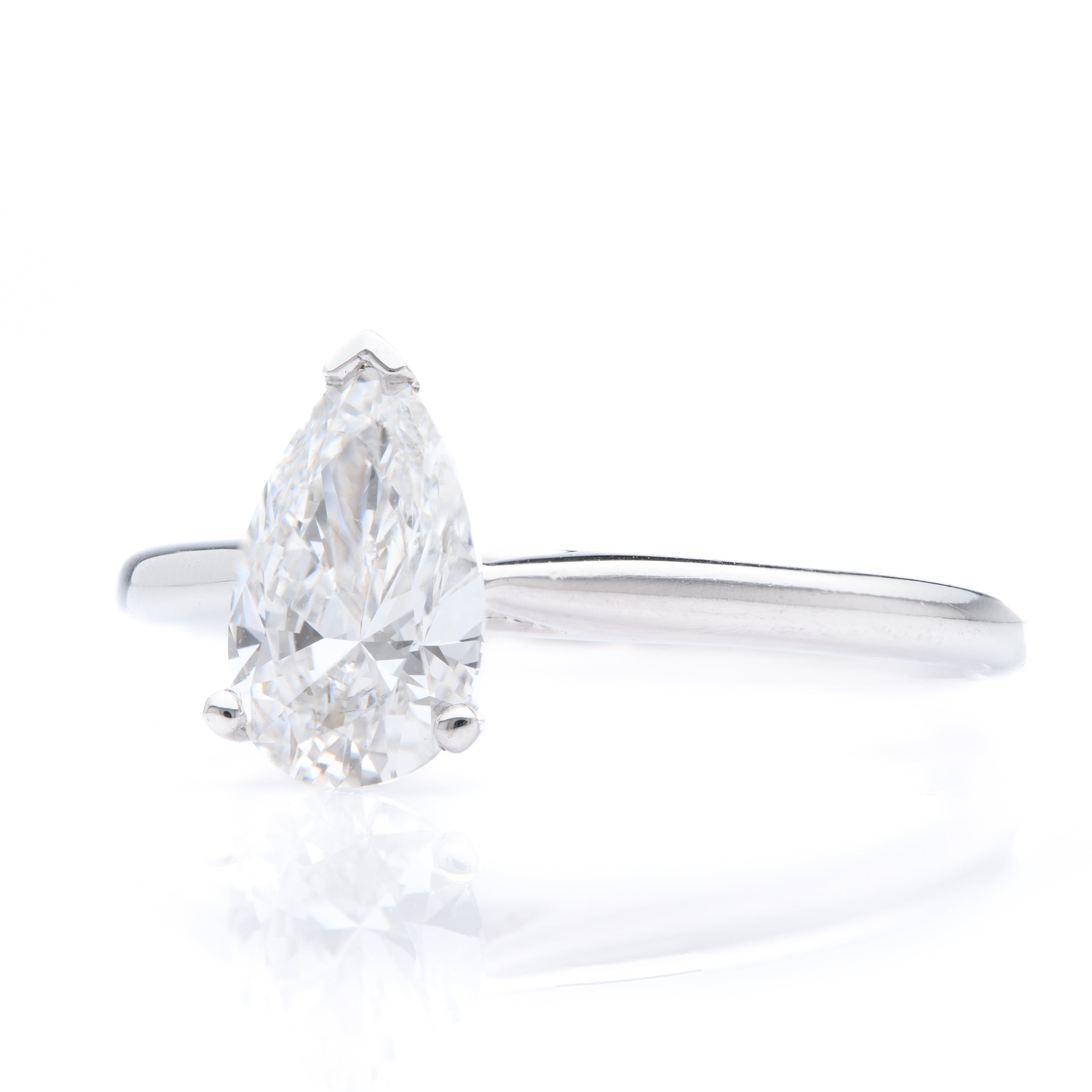 18ct White Gold Pear Cut Lab Grown Diamond Solitaire Ring