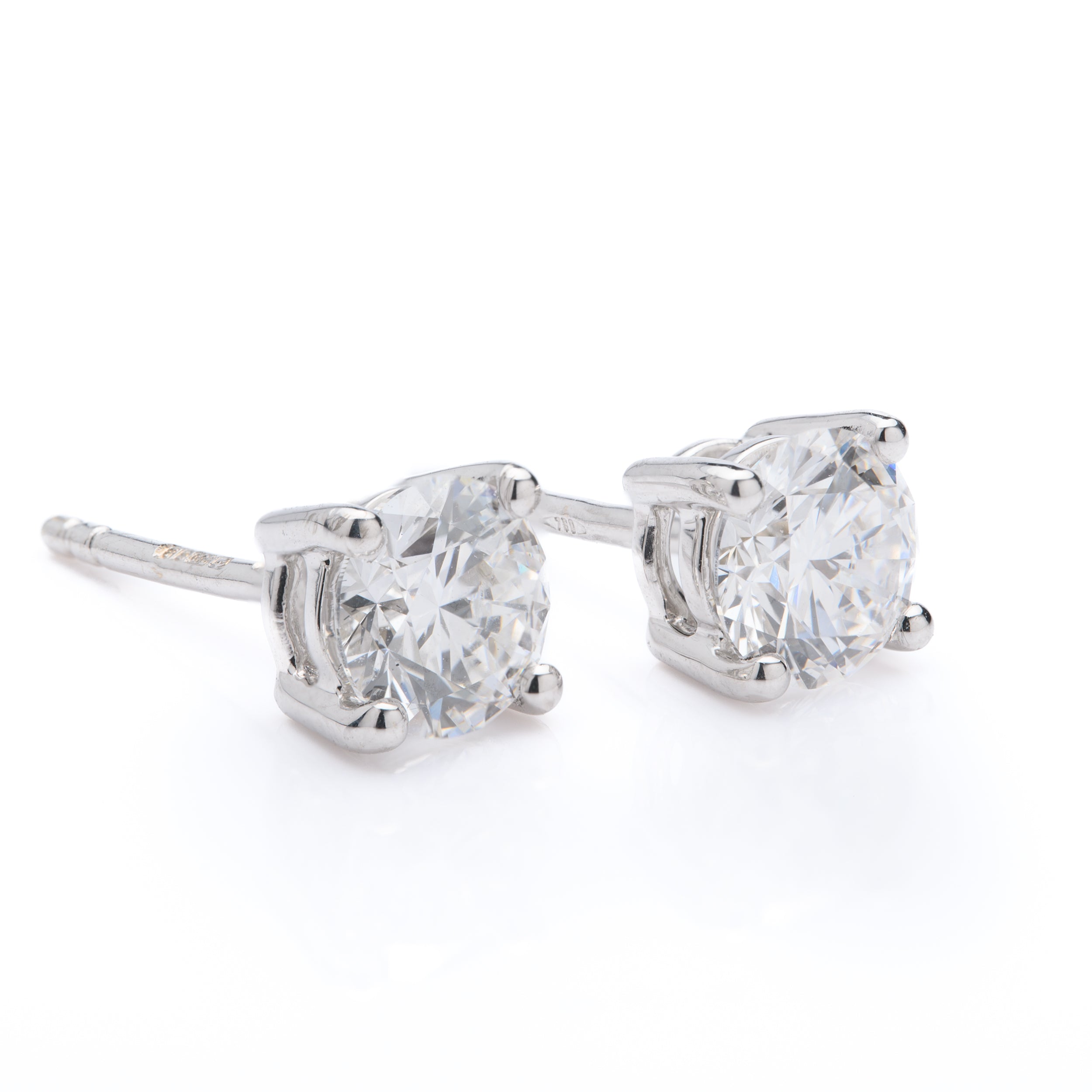 18ct White Gold Lab Grown Diamond Stud Earrings (1.00ct)